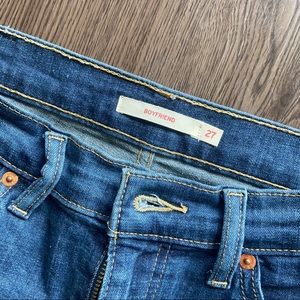 Levi’s boyfriend jean sz 27.